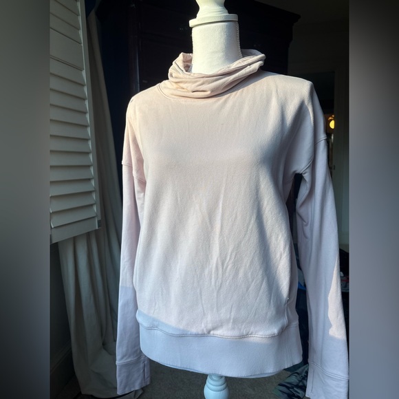 Lululemon Go Forward Pullover
Porcelain Pink size 6 - Picture 3 of 9